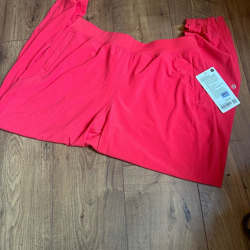 NWT Lululemon Athletica Adapted State perforated HR jogger in red glow NWT 14 - Picture 7 of 8